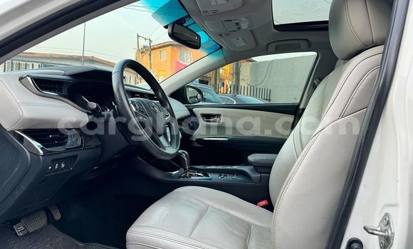 Buy Used Toyota Avalon White Car in Sekondi–Takoradi Metropolitan in Western Buy Used Toyota Avalon White Car in Sekondi–Takoradi Metropolitan in Western