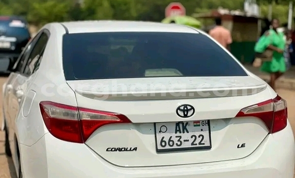 Ra Àlòkù Toyota Corolla funfun Ọkọ̀ in Accra ni Greater Accra Ra Àlòkù Toyota Corolla funfun Ọkọ̀ in Accra ni Greater Accra