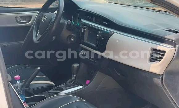Ra Àlòkù Toyota Corolla funfun Ọkọ̀ in Accra ni Greater Accra Ra Àlòkù Toyota Corolla funfun Ọkọ̀ in Accra ni Greater Accra