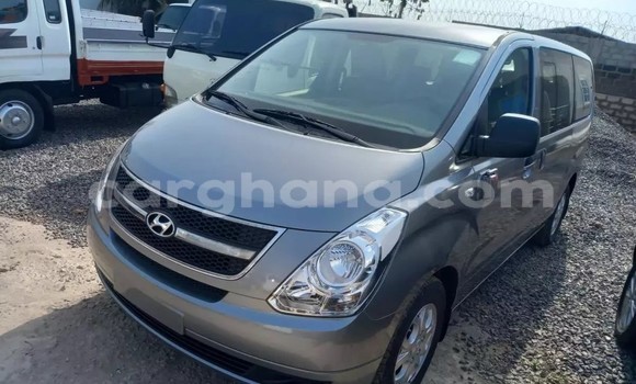Buy Used Hyundai Starex (H-1) Silver Car in Accra in Greater Accra