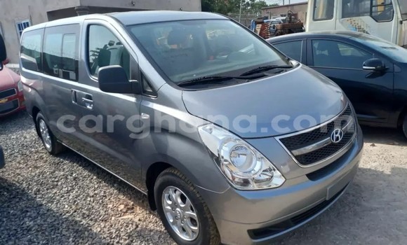 Ra Àlòkù Hyundai Starex (H-1) Silver Ọkọ̀ in Accra ni Greater Accra Ra Àlòkù Hyundai Starex (H-1) Silver Ọkọ̀ in Accra ni Greater Accra