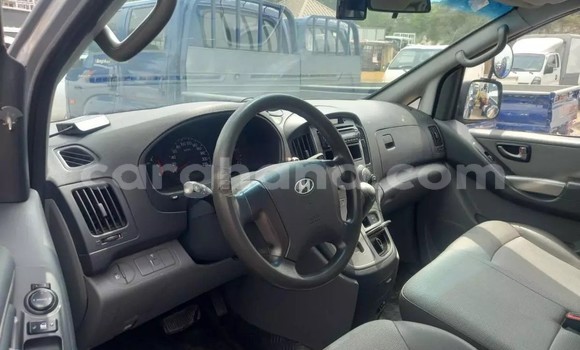 Ra Àlòkù Hyundai Starex (H-1) Silver Ọkọ̀ in Accra ni Greater Accra Ra Àlòkù Hyundai Starex (H-1) Silver Ọkọ̀ in Accra ni Greater Accra