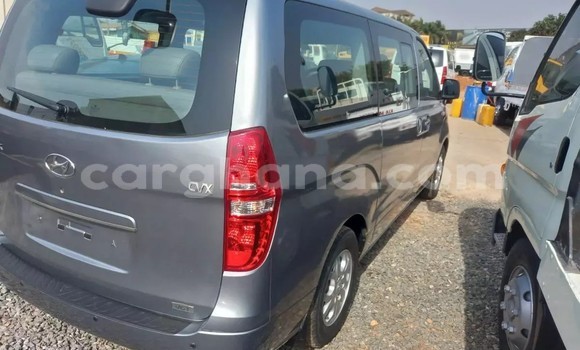 Ra Àlòkù Hyundai Starex (H-1) Silver Ọkọ̀ in Accra ni Greater Accra Ra Àlòkù Hyundai Starex (H-1) Silver Ọkọ̀ in Accra ni Greater Accra