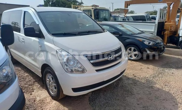 Sayi Na hannu Hyundai Starex (H-1) White Mota in Accra a Greater Accra Sayi Na hannu Hyundai Starex (H-1) White Mota in Accra a Greater Accra