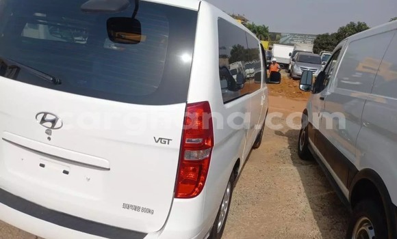 Sayi Na hannu Hyundai Starex (H-1) White Mota in Accra a Greater Accra Sayi Na hannu Hyundai Starex (H-1) White Mota in Accra a Greater Accra