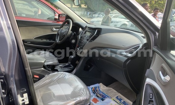 Buy Used Hyundai Santa Fe Beige Car in Sekondi–Takoradi Metropolitan in Western Buy Used Hyundai Santa Fe Beige Car in Sekondi–Takoradi Metropolitan in Western