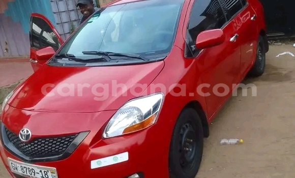 Sayi Na hannu Toyota Yaris Red Mota in Accra a Greater Accra