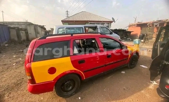 Ra Àlòkù Opel Astra Red Ọkọ̀ in Accra ni Greater Accra Ra Àlòkù Opel Astra Red Ọkọ̀ in Accra ni Greater Accra