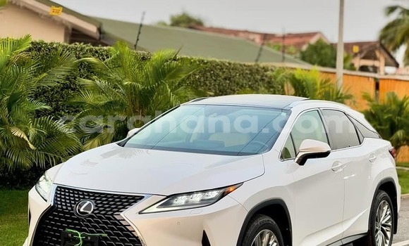 Ra Àlòkù Lexus ES funfun Ọkọ̀ in Accra ni Greater Accra Ra Àlòkù Lexus ES funfun Ọkọ̀ in Accra ni Greater Accra