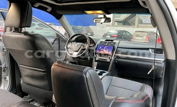 Ra Àlòkù Toyota Camry Silver Ọkọ̀ in Accra ni Greater Accra Ra Àlòkù Toyota Camry Silver Ọkọ̀ in Accra ni Greater Accra