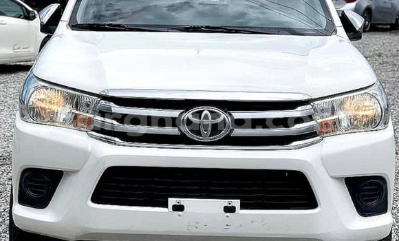 Buy Used Toyota Hilux White Car in Aburi in Eastern
