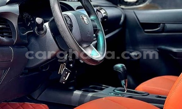 Sayi Na hannu Toyota Hilux White Mota in Aburi a Gabas Sayi Na hannu Toyota Hilux White Mota in Aburi a Gabas