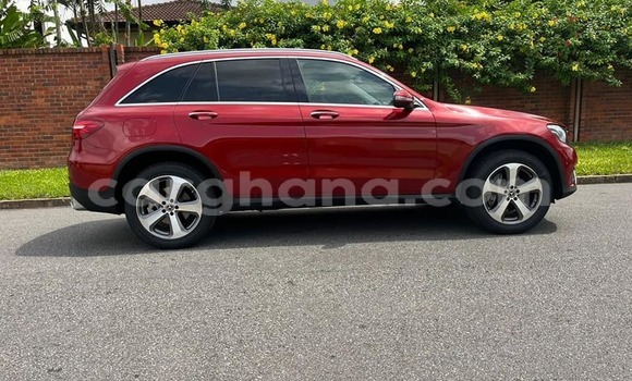Sayi Na hannu Mercedes-Benz GLC 250D Red Mota in Abura a Tsakiya Sayi Na hannu Mercedes-Benz GLC 250D Red Mota in Abura a Tsakiya