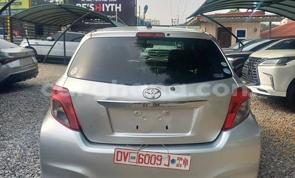 Sayi Na hannu Toyota Vitz Sauran Mota in Abura a Tsakiya Sayi Na hannu Toyota Vitz Sauran Mota in Abura a Tsakiya