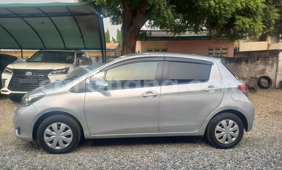 Sayi Na hannu Toyota Vitz Sauran Mota in Abura a Tsakiya Sayi Na hannu Toyota Vitz Sauran Mota in Abura a Tsakiya