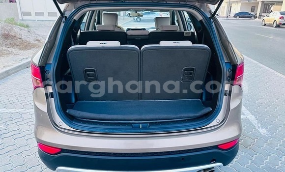 Ra Àlòkù Hyundai Santa Fe Miiran Ọkọ̀ in Abura ni Aarin Ra Àlòkù Hyundai Santa Fe Miiran Ọkọ̀ in Abura ni Aarin