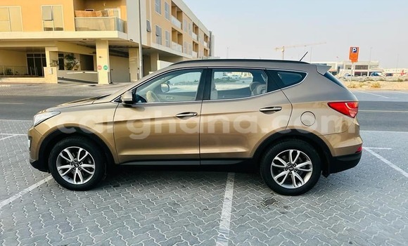 Ra Àlòkù Hyundai Santa Fe Miiran Ọkọ̀ in Abura ni Aarin Ra Àlòkù Hyundai Santa Fe Miiran Ọkọ̀ in Abura ni Aarin