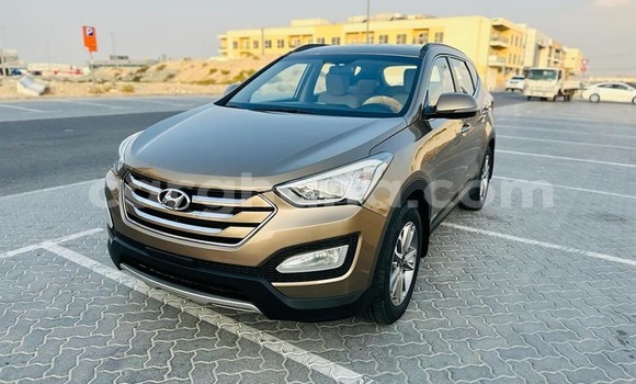 Ra Àlòkù Hyundai Santa Fe Miiran Ọkọ̀ in Abura ni Aarin Ra Àlòkù Hyundai Santa Fe Miiran Ọkọ̀ in Abura ni Aarin