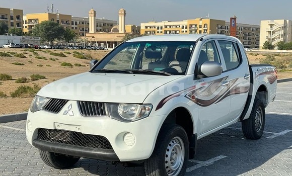 Buy Used Mitsubishi L200 White Car in Accra in Greater Accra