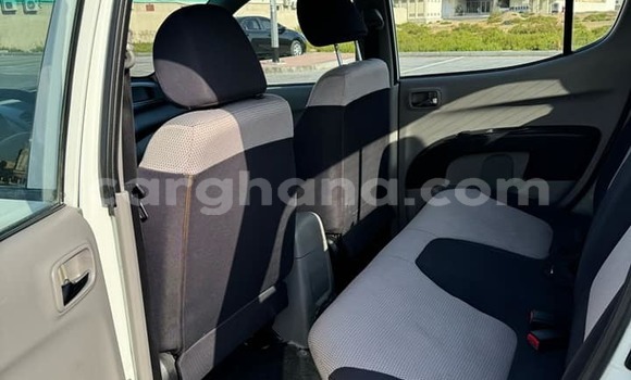 Ra Àlòkù Mitsubishi L200 funfun Ọkọ̀ in Accra ni Greater Accra Ra Àlòkù Mitsubishi L200 funfun Ọkọ̀ in Accra ni Greater Accra