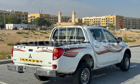 Ra Àlòkù Mitsubishi L200 funfun Ọkọ̀ in Accra ni Greater Accra Ra Àlòkù Mitsubishi L200 funfun Ọkọ̀ in Accra ni Greater Accra