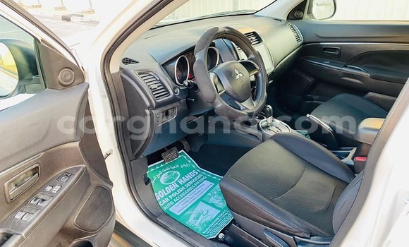 Ra Àlòkù Mitsubishi ASX funfun Ọkọ̀ in Accra ni Greater Accra Ra Àlòkù Mitsubishi ASX funfun Ọkọ̀ in Accra ni Greater Accra