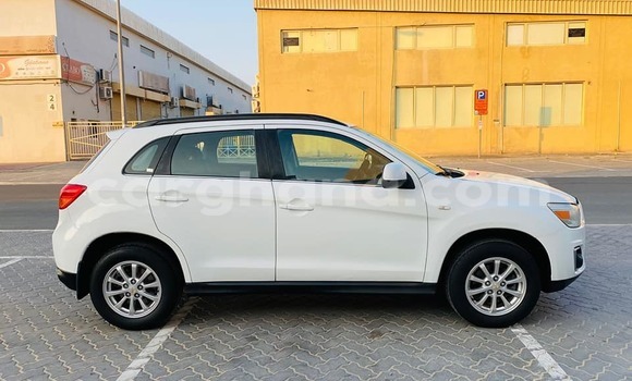 Ra Àlòkù Mitsubishi ASX funfun Ọkọ̀ in Accra ni Greater Accra Ra Àlòkù Mitsubishi ASX funfun Ọkọ̀ in Accra ni Greater Accra