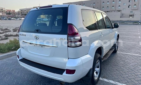 Ra Àlòkù Toyota Prado funfun Ọkọ̀ in Accra ni Greater Accra Ra Àlòkù Toyota Prado funfun Ọkọ̀ in Accra ni Greater Accra