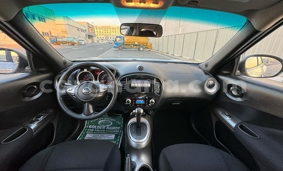 Ra Àlòkù Nissan Juke Miiran Ọkọ̀ in Abura ni Aarin Ra Àlòkù Nissan Juke Miiran Ọkọ̀ in Abura ni Aarin