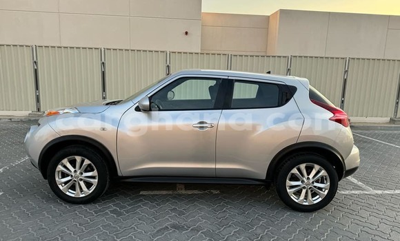 Ra Àlòkù Nissan Juke Miiran Ọkọ̀ in Abura ni Aarin Ra Àlòkù Nissan Juke Miiran Ọkọ̀ in Abura ni Aarin