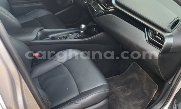 Ra Àlòkù Toyota C-HR Silver Ọkọ̀ in Sekondi–Takoradi Metropolitan ni Oorun Ra Àlòkù Toyota C-HR Silver Ọkọ̀ in Sekondi–Takoradi Metropolitan ni Oorun