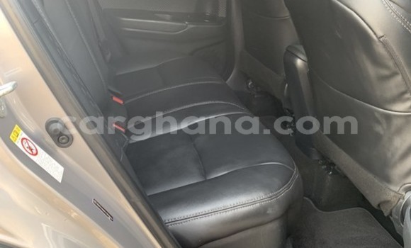 Ra Àlòkù Toyota C-HR Silver Ọkọ̀ in Sekondi–Takoradi Metropolitan ni Oorun Ra Àlòkù Toyota C-HR Silver Ọkọ̀ in Sekondi–Takoradi Metropolitan ni Oorun