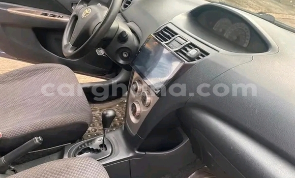 Ra Àlòkù Toyota Yaris Silver Ọkọ̀ in Accra ni Greater Accra Ra Àlòkù Toyota Yaris Silver Ọkọ̀ in Accra ni Greater Accra