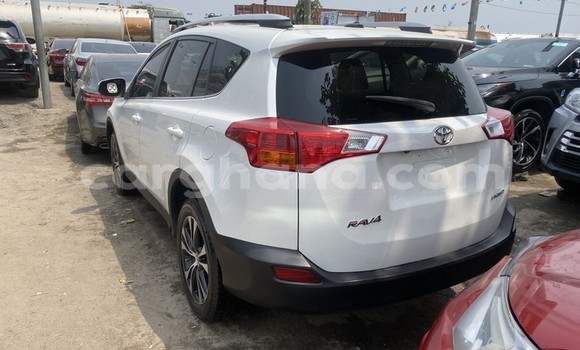 Ra Àlòkù Toyota RAV4 funfun Ọkọ̀ in Sekondi–Takoradi Metropolitan ni Oorun Ra Àlòkù Toyota RAV4 funfun Ọkọ̀ in Sekondi–Takoradi Metropolitan ni Oorun