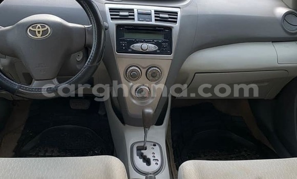 Ra Àlòkù Toyota Belta funfun Ọkọ̀ in Accra ni Greater Accra Ra Àlòkù Toyota Belta funfun Ọkọ̀ in Accra ni Greater Accra