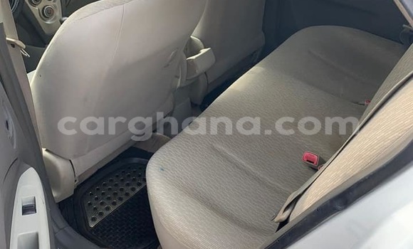 Ra Àlòkù Toyota Belta funfun Ọkọ̀ in Accra ni Greater Accra Ra Àlòkù Toyota Belta funfun Ọkọ̀ in Accra ni Greater Accra