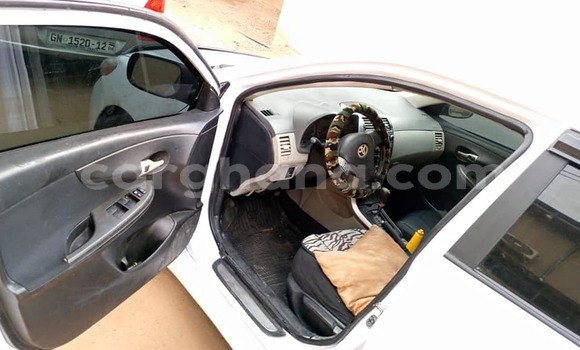 Ra Àlòkù Toyota Corolla funfun Ọkọ̀ in Accra ni Greater Accra Ra Àlòkù Toyota Corolla funfun Ọkọ̀ in Accra ni Greater Accra