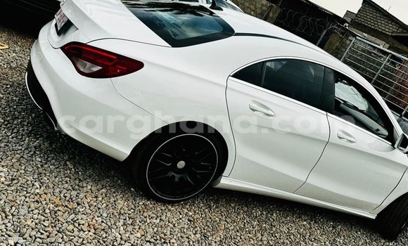 Ra Àlòkù Mercedes‒Benz GLA-klasse funfun Ọkọ̀ in Accra ni Greater Accra Ra Àlòkù Mercedes‒Benz GLA-klasse funfun Ọkọ̀ in Accra ni Greater Accra