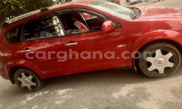 Sayi Na hannu Toyota Vigo Red Mota in Accra a Greater Accra