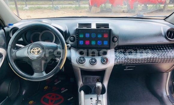 Ra Àlòkù Toyota RAV4 Black Ọkọ̀ in Accra ni Greater Accra Ra Àlòkù Toyota RAV4 Black Ọkọ̀ in Accra ni Greater Accra