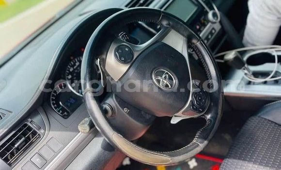 Sayi Na hannu Toyota Camry Red Mota in Abura a Tsakiya Sayi Na hannu Toyota Camry Red Mota in Abura a Tsakiya