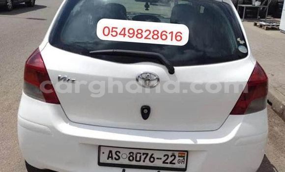 Sayi Na hannu Toyota Vitz White Mota in Adidome a Volta Sayi Na hannu Toyota Vitz White Mota in Adidome a Volta