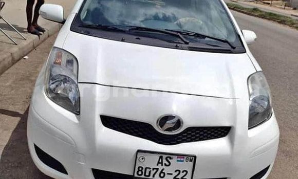 Sayi Na hannu Toyota Vitz White Mota in Adidome a Volta Sayi Na hannu Toyota Vitz White Mota in Adidome a Volta