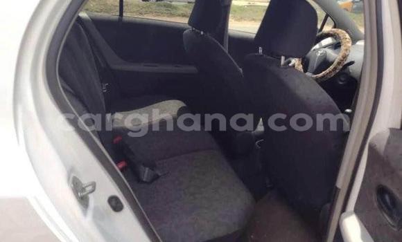 Sayi Na hannu Toyota Vitz White Mota in Adidome a Volta Sayi Na hannu Toyota Vitz White Mota in Adidome a Volta