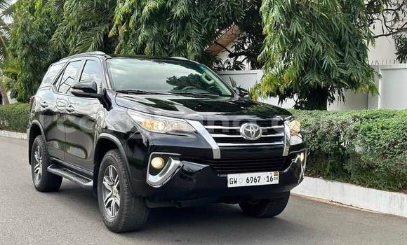 Sayi Na hannu Toyota Fortuner Black Mota in Accra a Greater Accra