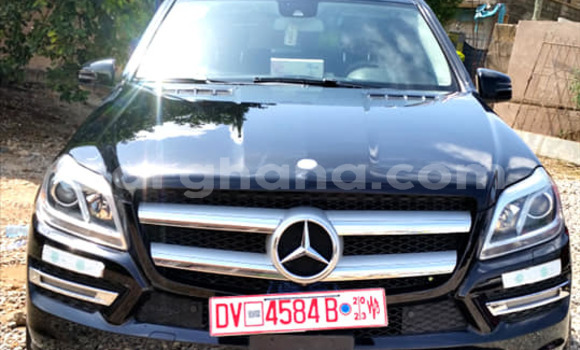 Ra Àlòkù Mercedes‒Benz GLC Black Ọkọ̀ in Accra ni Greater Accra Ra Àlòkù Mercedes‒Benz GLC Black Ọkọ̀ in Accra ni Greater Accra