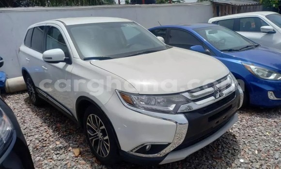 Buy Used Mitsubishi Outlander White Car in Accra in Greater Accra