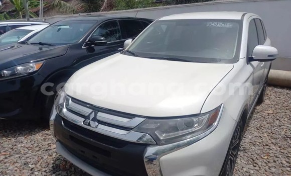 Sayi Na hannu Mitsubishi Outlander White Mota in Accra a Greater Accra Sayi Na hannu Mitsubishi Outlander White Mota in Accra a Greater Accra