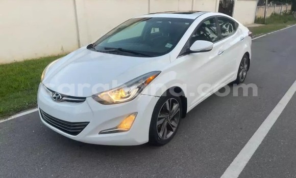Sayi Na hannu Hyundai Elantra White Mota in Tema a Greater Accra