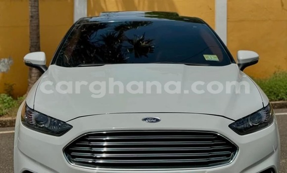 Sayi Na hannu Ford Fusion White Mota in Accra a Greater Accra
